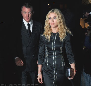 24462_madonna-guy-ritchie-sl-d00014ECA6bf9aba51e39