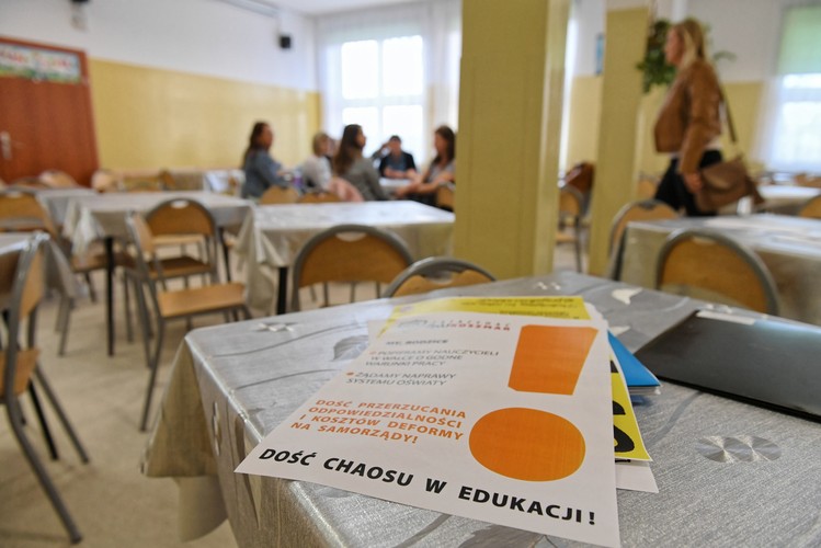 Strajkujący nauczyciele w Szkole Podstawowej nr 86 w Gdańsku.