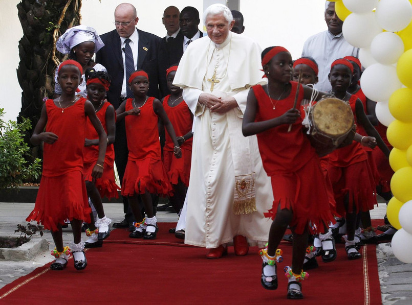 Biedny afrykański prymus podjął Benedykta XVI