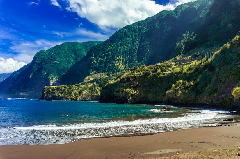 Piękno Madery. Czy słusznie nazywa się ją "Hawajami Europy"?