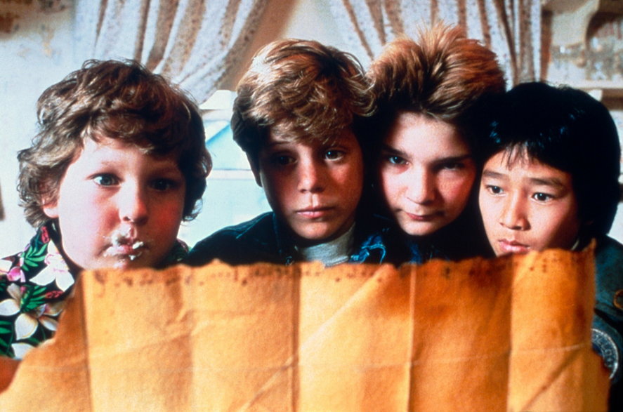 "Goonies". Od lewe Jeff Cohen, Sean Astin, Corey Feldman, Ke Huy Quan