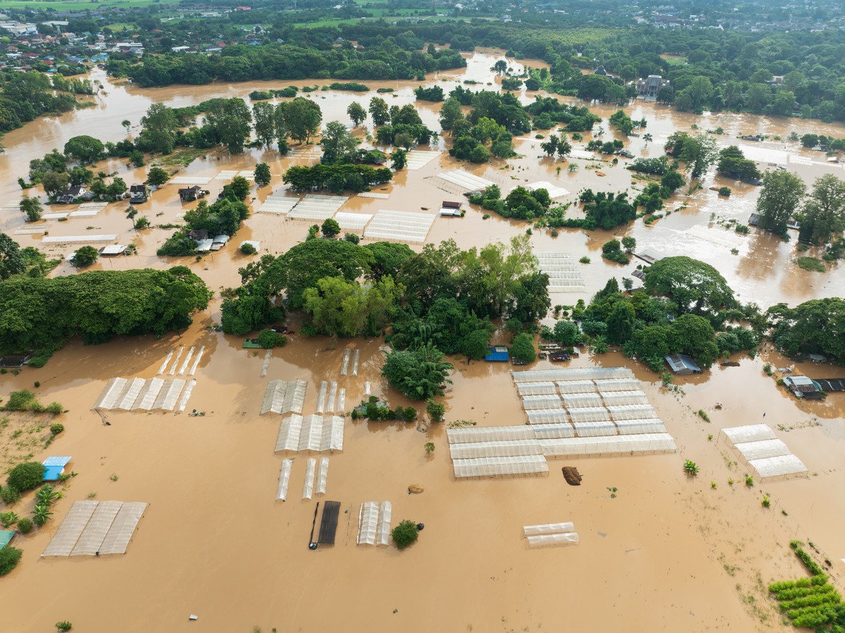 Rozsiahle záplavy môžu poškodiť obydlia, infraštruktúru aj poľnohospodársku pôdu. Silné El Niño môže v niektorých častiach sveta zvýšiť pravdepodobnosť mimoriadne výdatných zrážok a povodní. (Ilustračný obrázok)