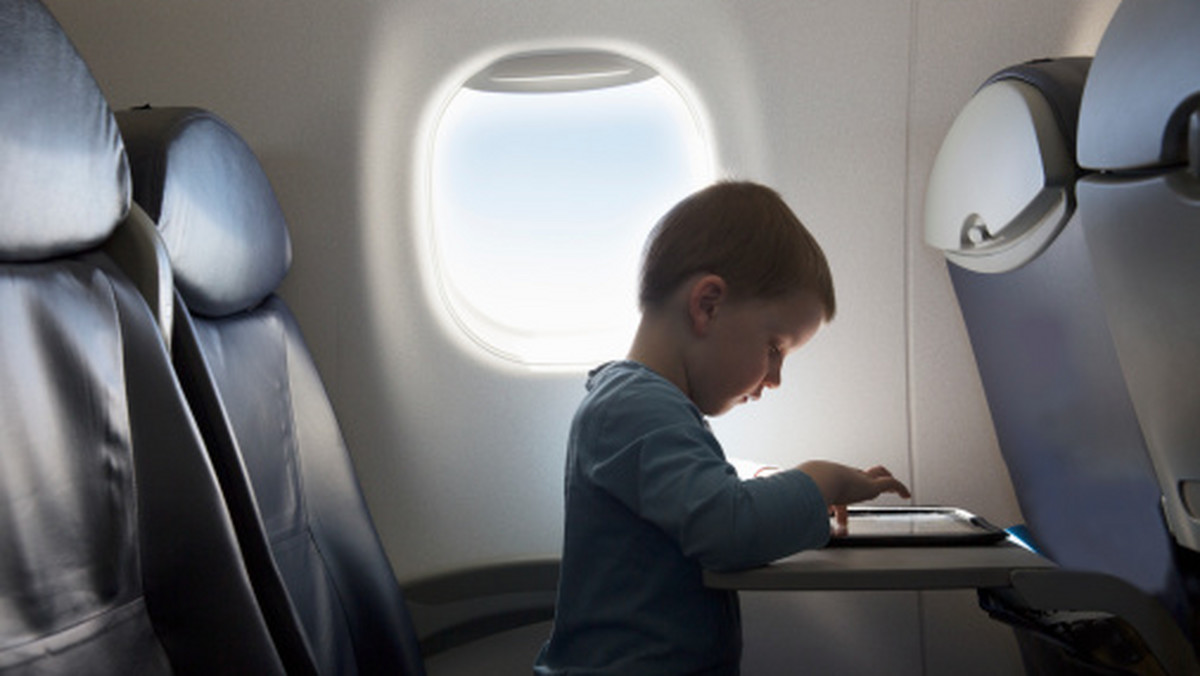 Dziecko w samolocie - jak ułatwić sobie wspólną podróż?