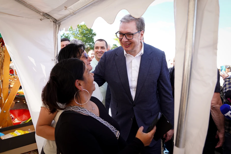 Vučić u Jelašnicu kod Zaječara sa građanima