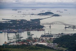 "Największy korek świata" w Kanale Panamskim. Na wejście czeka 131 statków