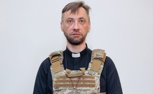 Wymodlić pokój z bronią w rękach [WYWIAD]