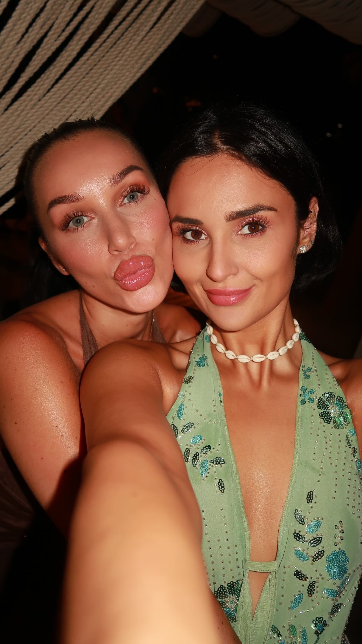 Bianka Rumanová a Ema Fajnor na gréckom ostrove Mykonos. 