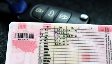 Bezterminowe prawo jazdy odchodzi do historii. Ta data dotyczy milionów kierowców