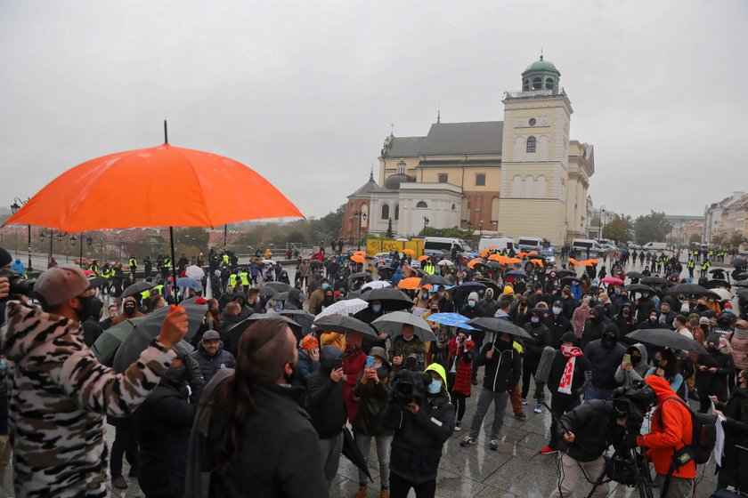 Koronawirus: siłownia z Krakowa zamienia się w Kościół, by obejść obostrzenia