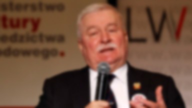 Wałęsa nie wyprowadzi się od żony. "To bzdury"