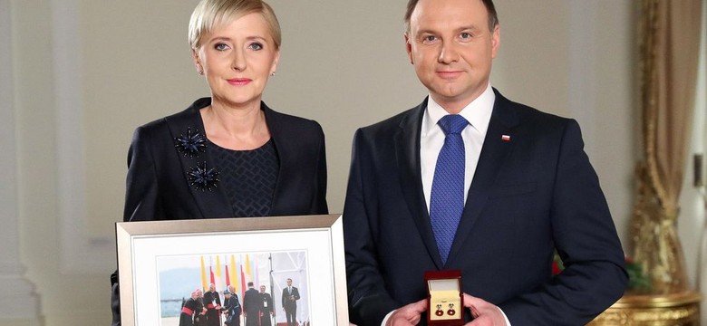 Pierwsza dama z wielkim dystansem do siebie. Na WOŚP przekazała słynne zdjęcie ze ŚDM