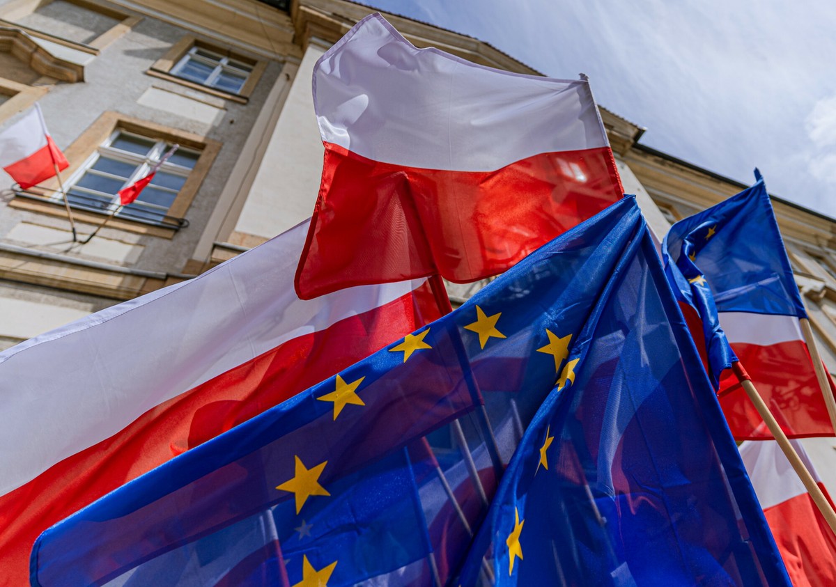Polexit? Nie ma mowy. A co z przyjęciem euro? [SONDAŻ]