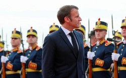"Le Figaro": Macron chce się pogodzić z Polską
