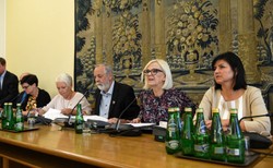 Sejm nie wybrał Rzecznika Praw Dziecka. Schetyna: Zwyciężyła polityka, nie merytoryczna debata