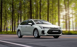 Oto Suzuki Swace w nowej odsłonie. Hybryda 5. generacji robi różnicę
