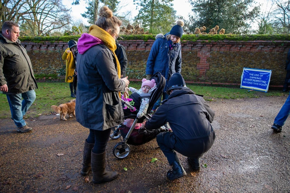 Sastankom u Sandringemu kraljica šalje snažnu poruku