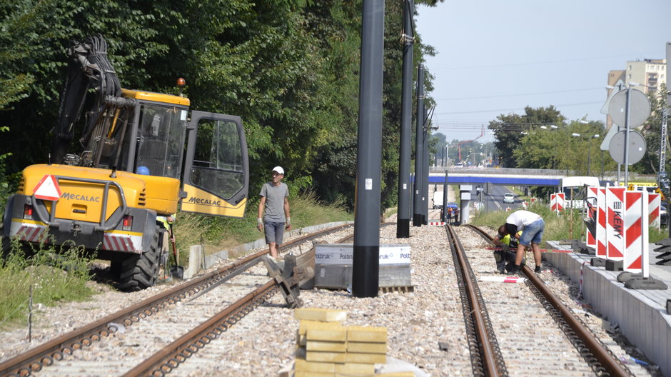 Tramwaj linii 45 powróci do Zgierza pod koniec roku. Zdjęcia z przebiegu prac