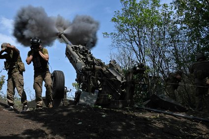 Amerykanie przekazali Ukrainie niemal milion pocisków 155 mm. Teraz mają problem z amunicją