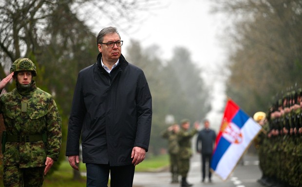 Vučić u obilasku kasarne "Mija Stanimirović" u Nišu