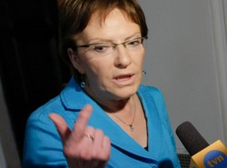 Minister Kopacz ostrzega przed szatanem