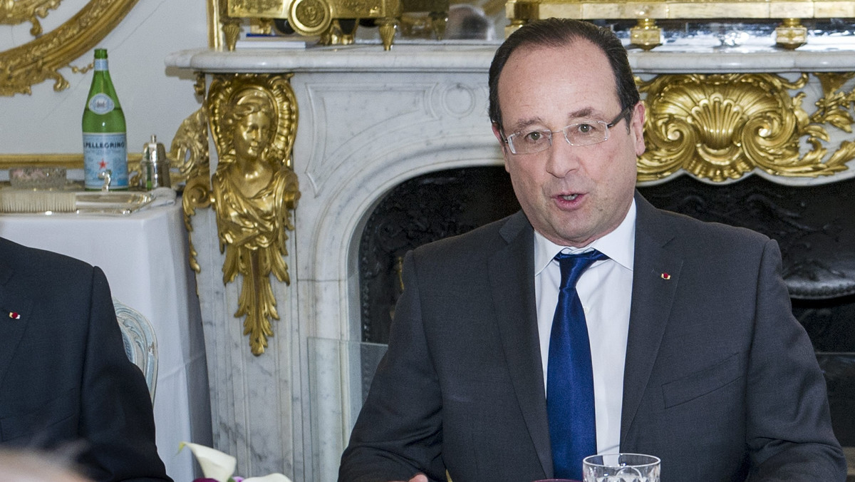 Komisja Europejska zażądała od Francji pilnego przeprowadzenia reform strukturalnych i uzdrowienia finansów publicznych. Prezydent Francois Hollande odpowiedział tego samego dnia, że "Bruksela nie może dyktować Francji, co ma robić".
