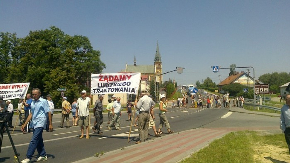 Zakończyła się blokada krajowej 19 w Nienadówce koło Rzeszowa. Przez pół godziny od 11 mieszkańcy chodzili po przejściu dla pieszych przy wjeździe do wsi od strony Rzeszowa.