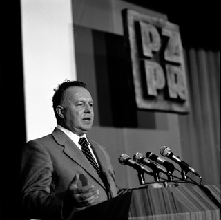 Prof. A. Dudek: Stanisław Kania jako przywódca PZPR był ważną postacią [WYWIAD]