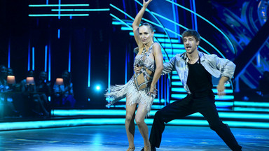 Maciej Musiał zatańczył z mamą w "Tańcu z gwiazdami". "Wygląda jak jego rówieśniczka"