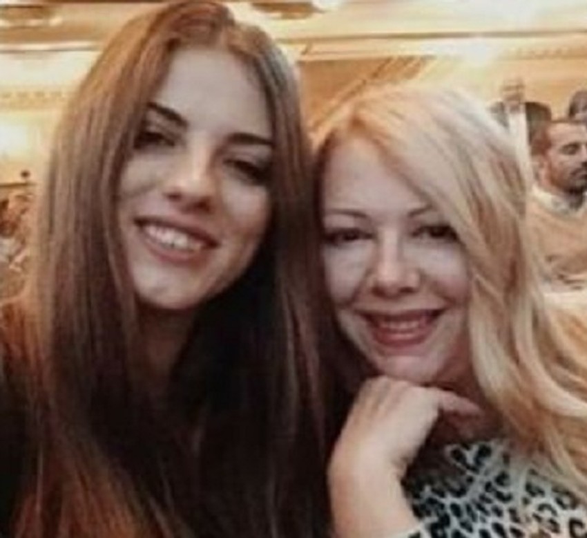 Hani sa ćerkom