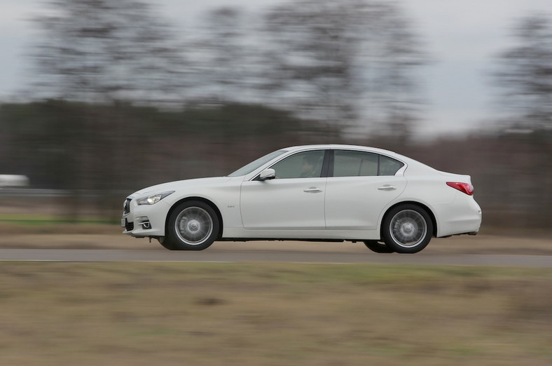 Test Infiniti Q50 2.2d