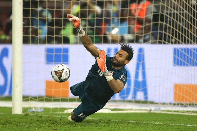 أوقف محمد جباسكي أبو جبل تسديدتين من أصل ثلاث تسديدات للكاميرون على المرمى في مباراة نصف النهائي