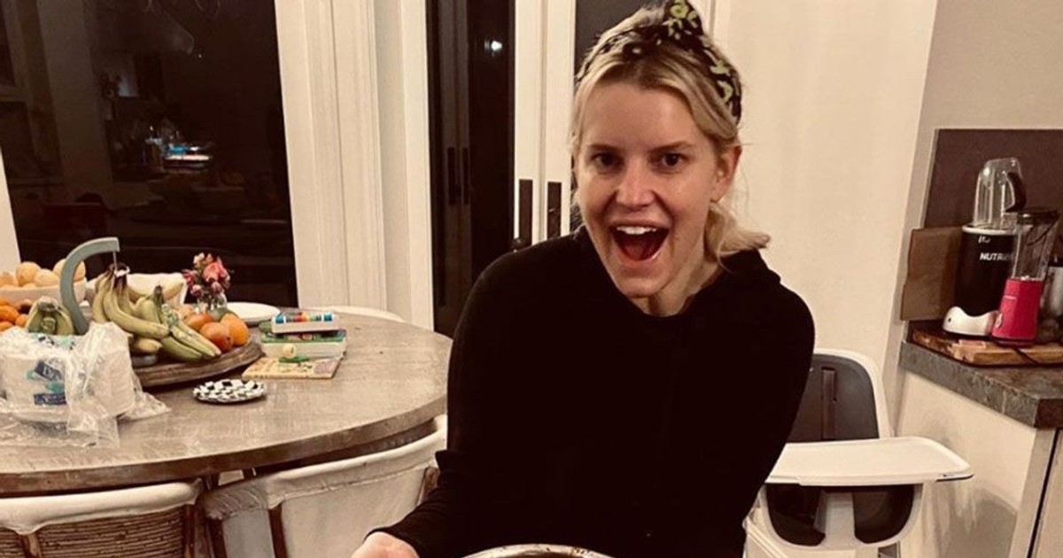 Jessica Simpson Shares New NoMakeup Photos While Posting About Her