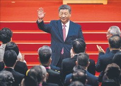 Polska powinna robić interesy z Chinami? "Możemy zyskać grube miliardy" [WYWIAD]