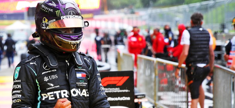 Hamilton wygrał GP Styrii. Katastrofa Ferrari, Vettel i Leclerc zderzyli się na I okrążeniu