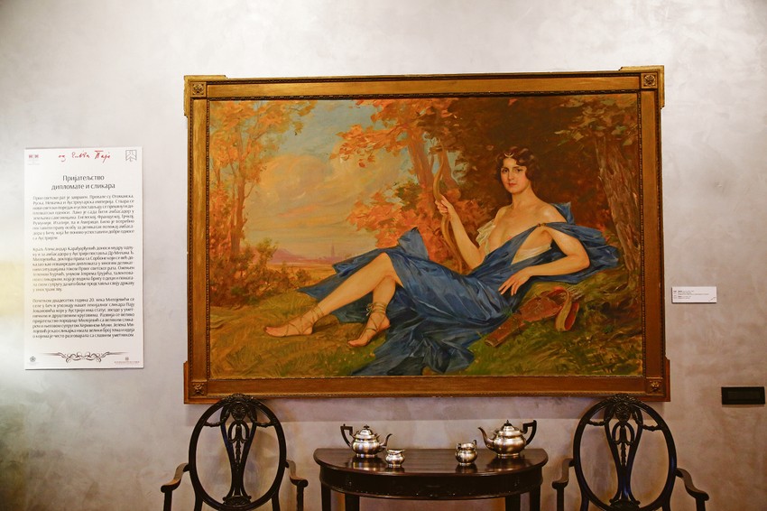 Prvi veliki salon posvećen je lepoti žene i ženskog tela