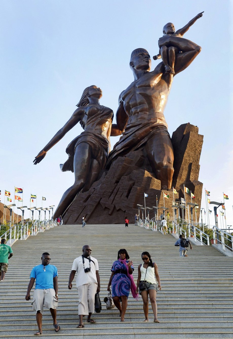 Pomnik Afrykańskiego Odrodzenia w Dakarze, stolicy Senegalu 