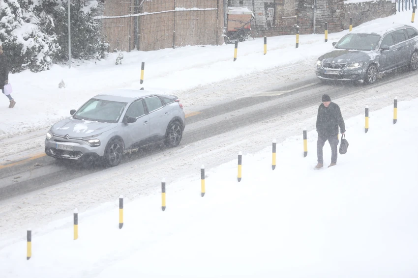 Снег во Белград