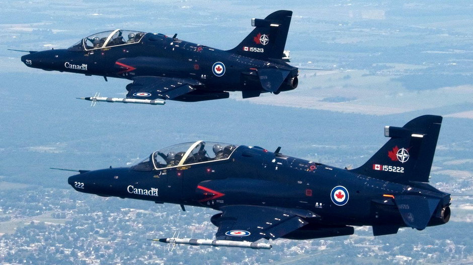Wycofane z eksploatacji samoloty Hawk zostaną przekazane do Szkoły Techniki i Inżynierii Lotniczej Kanadyjskich Sił Zbrojnych w bazie Borden w Ontario, gdzie posłużą jako pomoce dydaktyczne do szkolenia personelu technicznego.
