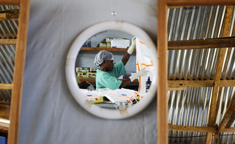 FALA EPIDEMICZNA WIRUSA EBOLA W AFRYCE