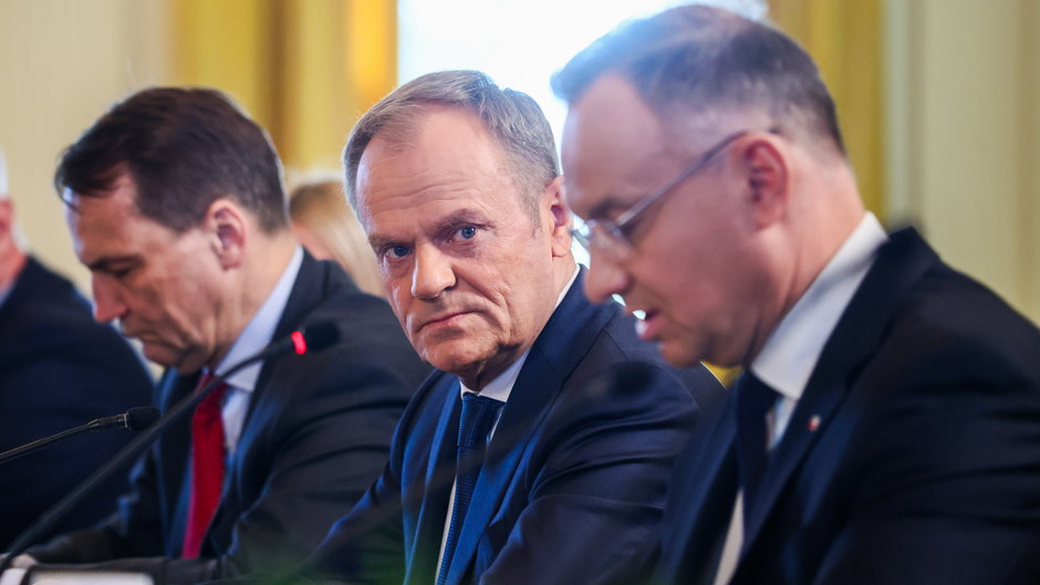 Od lewej: Radosław Sikorski, Donald Tusk oraz Andrzej Duda