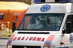 Ratownicy pozostawieni na pastwę losu i epidemii