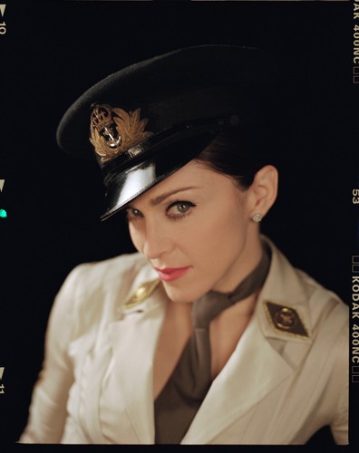 Madonna na zdjęciach z sesji do 'American Life' w 2003 roku