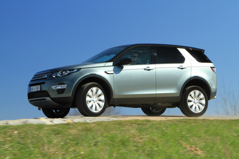 Land Rover Discovery Sport nie boi się terenu