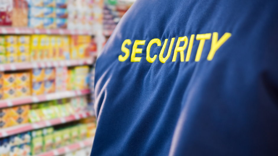 Co wolno ochroniarzowi w supermarkecie?