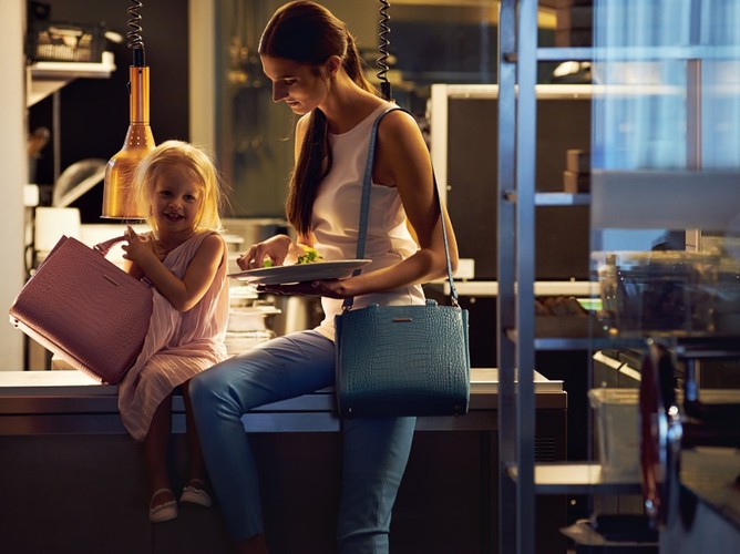 Kamila Szczawińska z córką Kaliną w kampanii torebek Sabrina Pilewicz - kolekcja La Vita è Bella