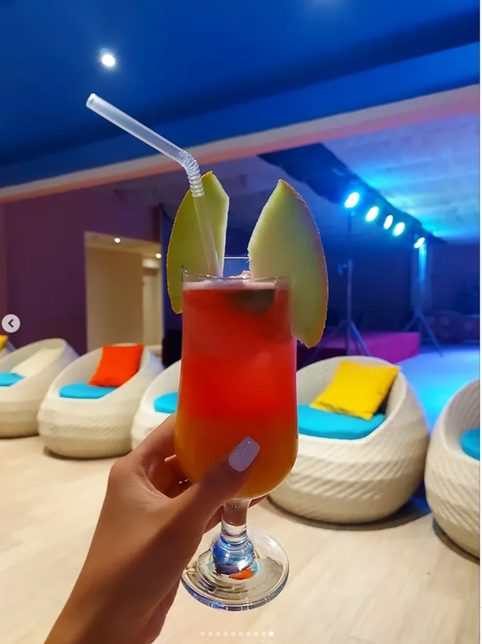 Ćerka od Jami uživa