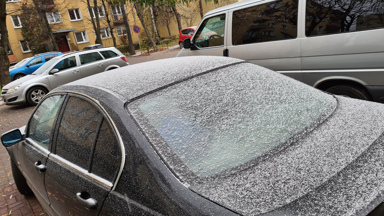 Pierwsze nadejście zimy. Wymiana opon na sezon zimowy