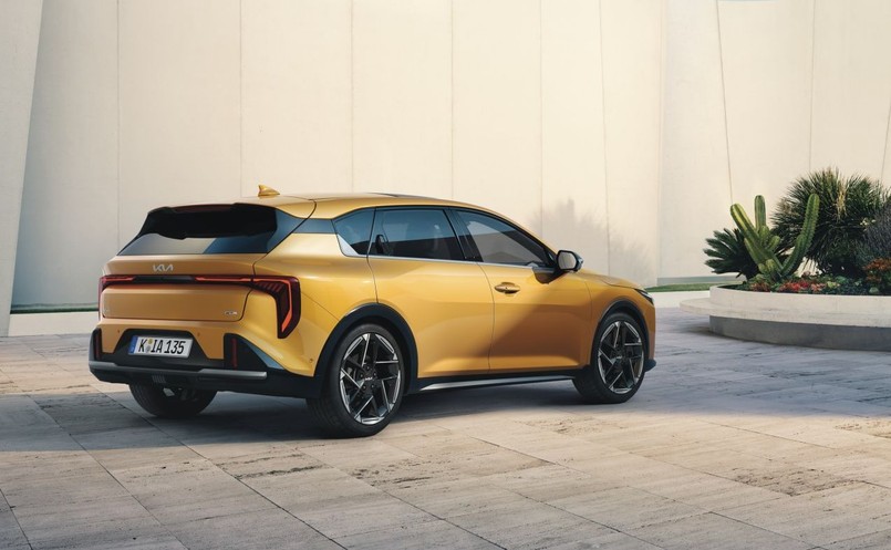 Nowa Kia K4