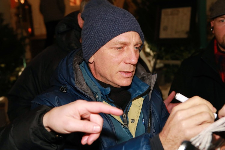 Daniel Craig przed hotelem 'Sevilla' w Altaussee