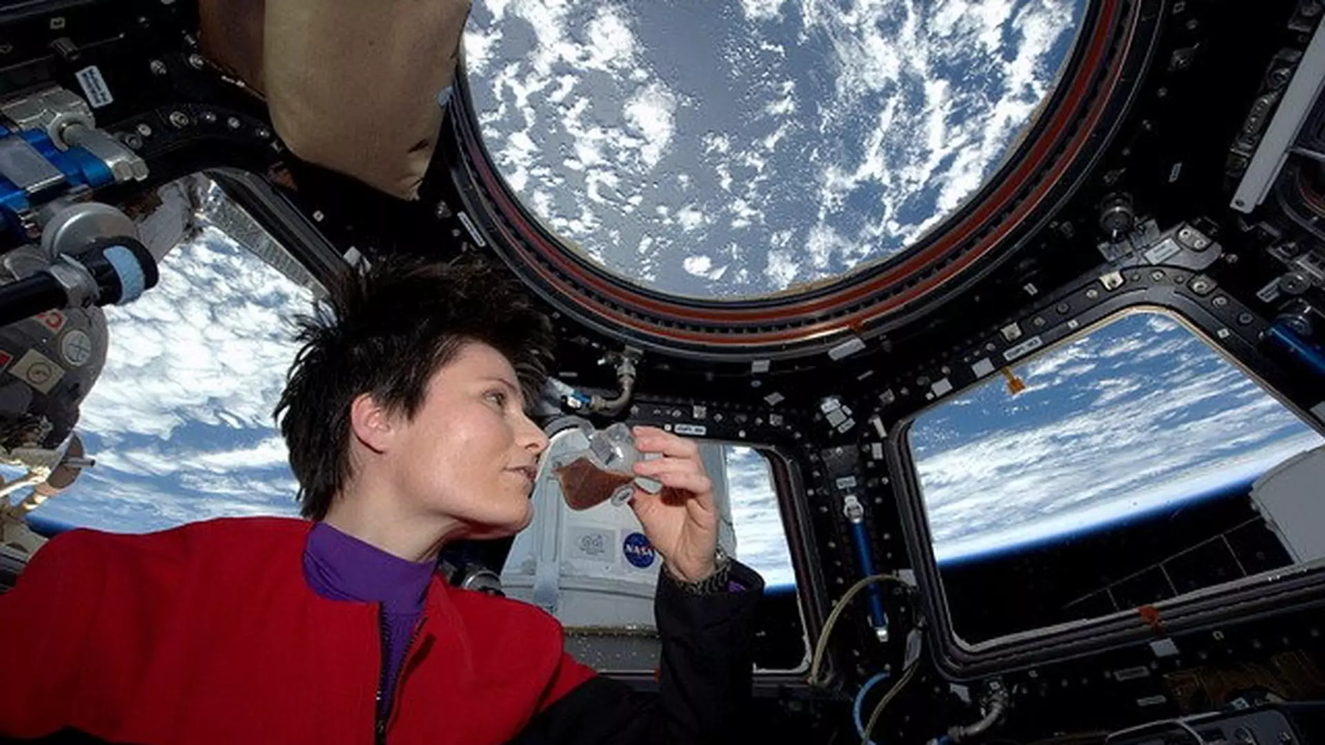 Czy kobiety poradzą sobie w kosmosie bez makijażu i mężczyzny? Zobacz, jak odpowiedziały rosyjskie astronautki